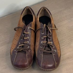 Born W/M 9.5 Leather shoe